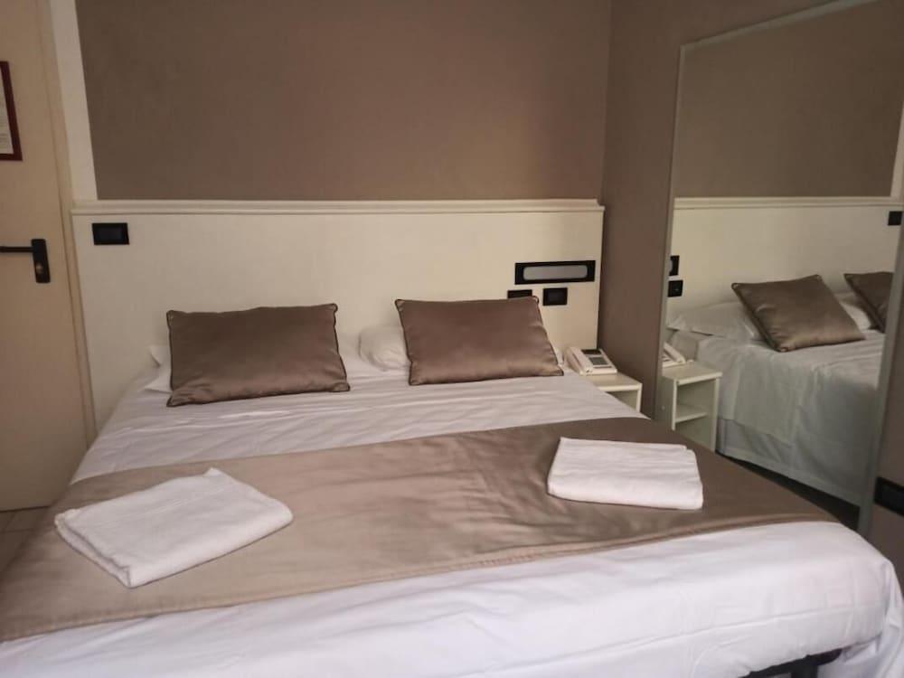 Hotel Leonardo Pisa Kültér fotó