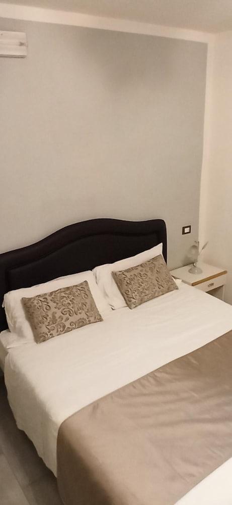 Hotel Leonardo Pisa Kültér fotó